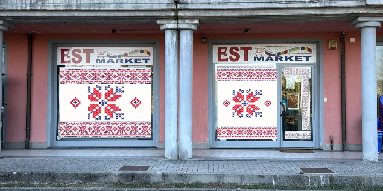 Progetto della vetrofania EST MARKET Stradella
